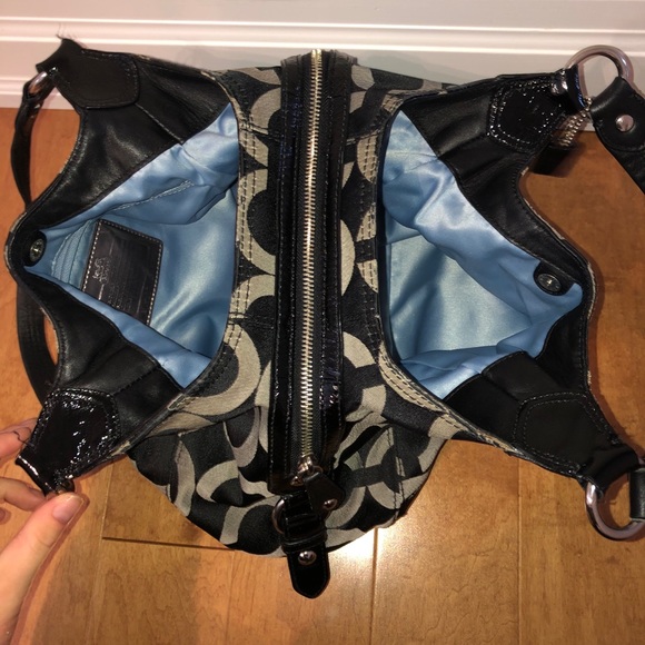 Medium coach bag - Picture 3 of 6